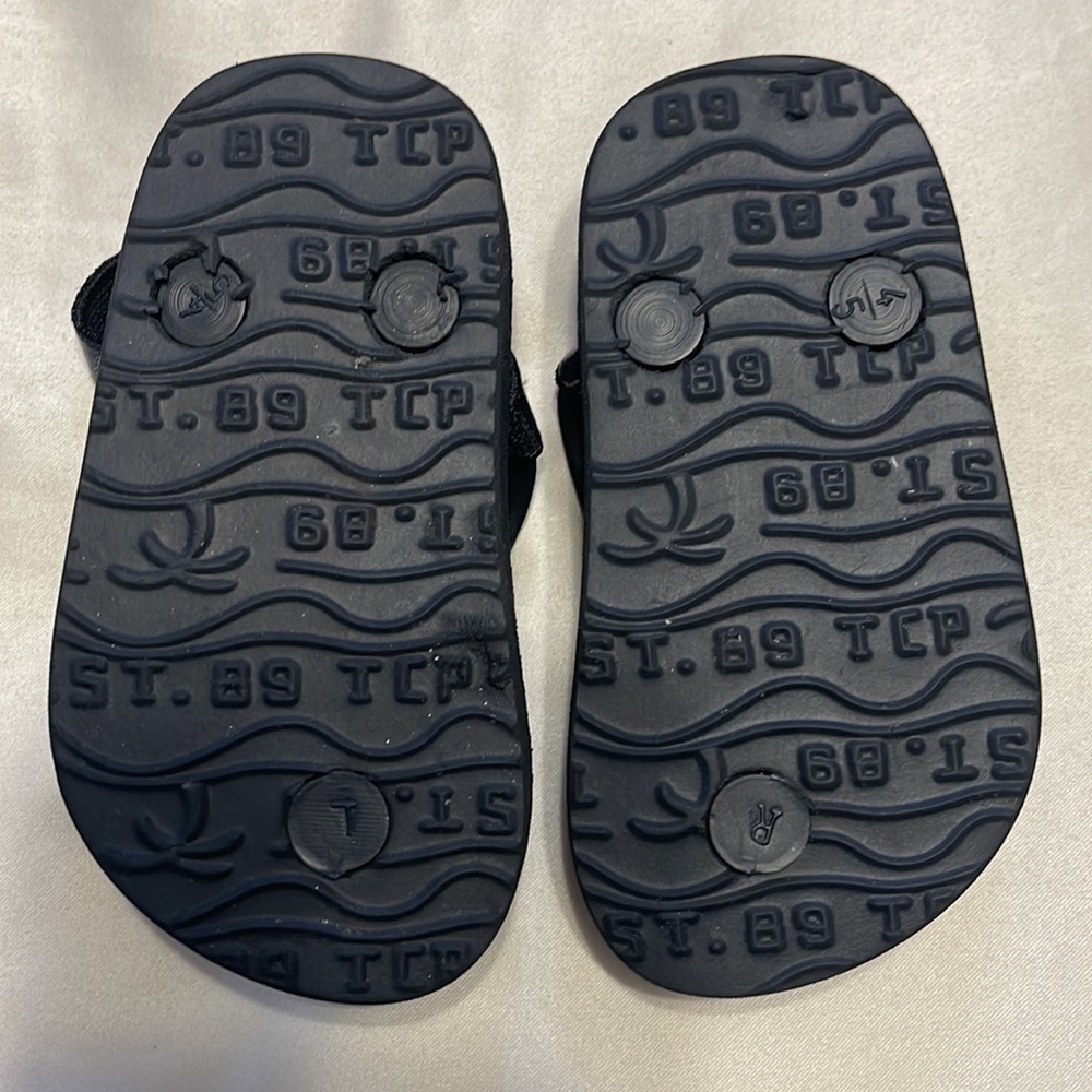 Sandals - Picture 2 of 4